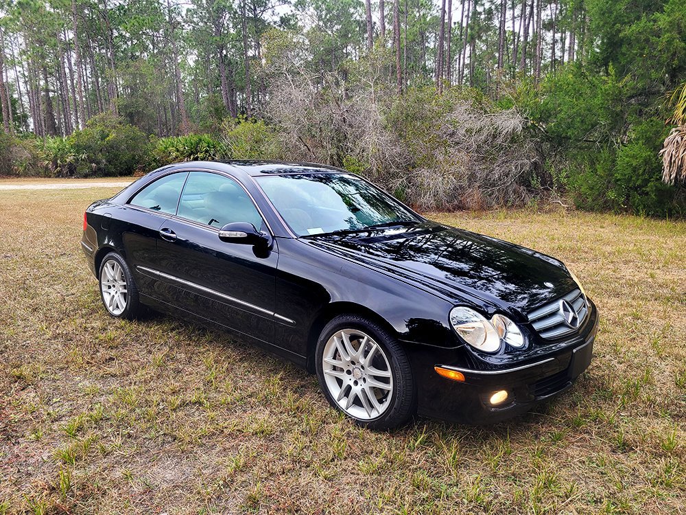 Used 2008 Mercedes-Benz CLK 350 Coupe image 3