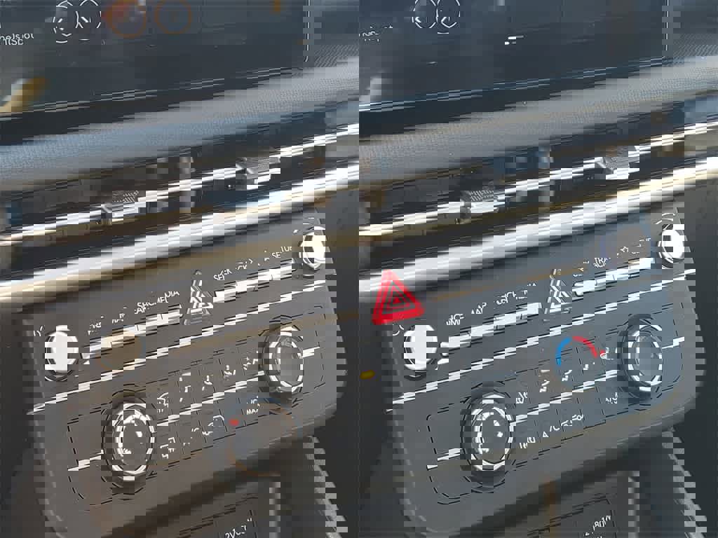 Used 2025 Hyundai Tucson SE image 28