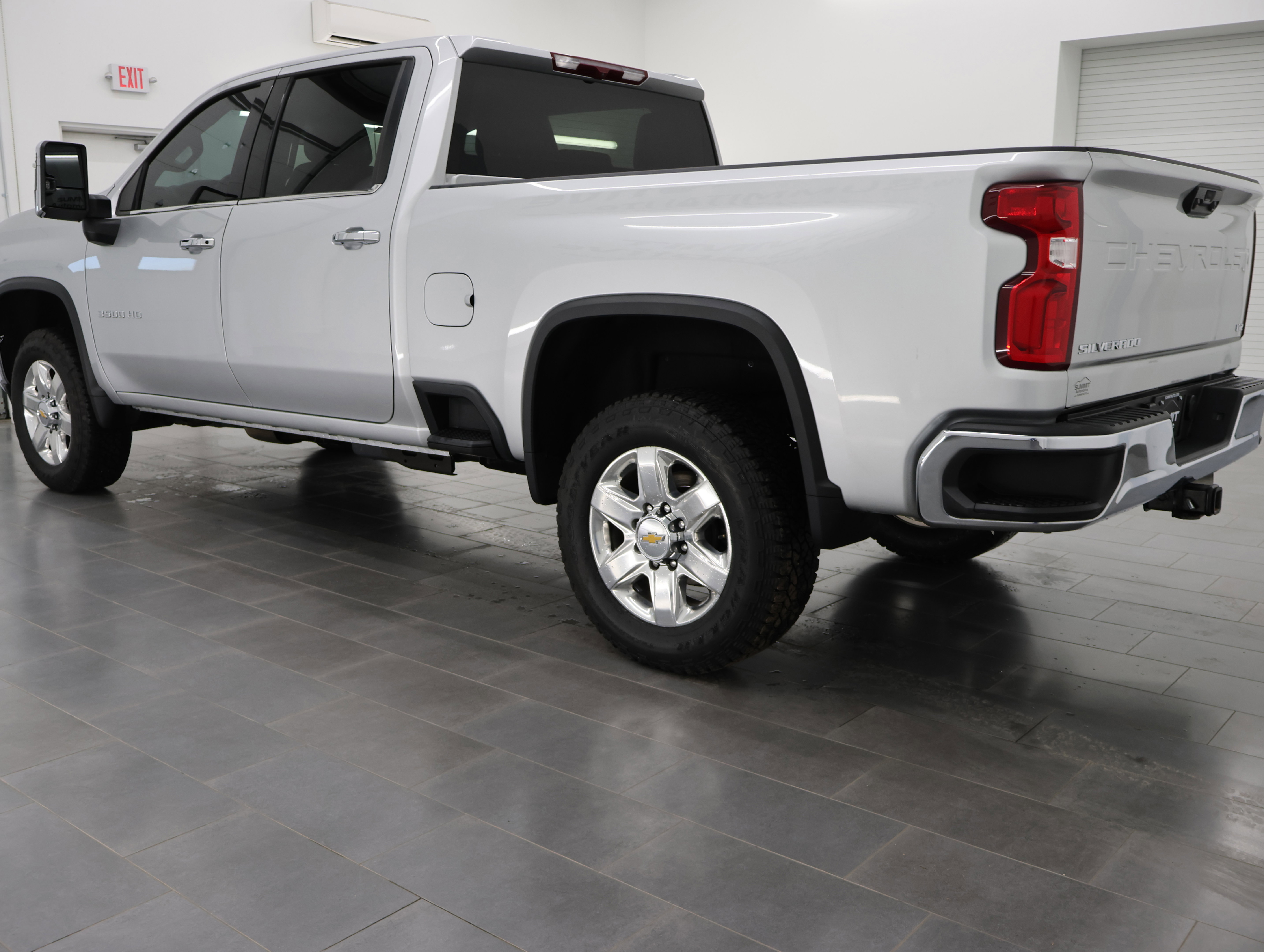 Used 2023 Chevrolet Silverado 3500 LTZ w/ Gooseneck/5TH Wheel Package image 6