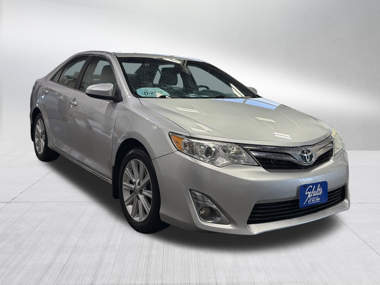 Used 2013 Toyota Camry XLE FWD image 2