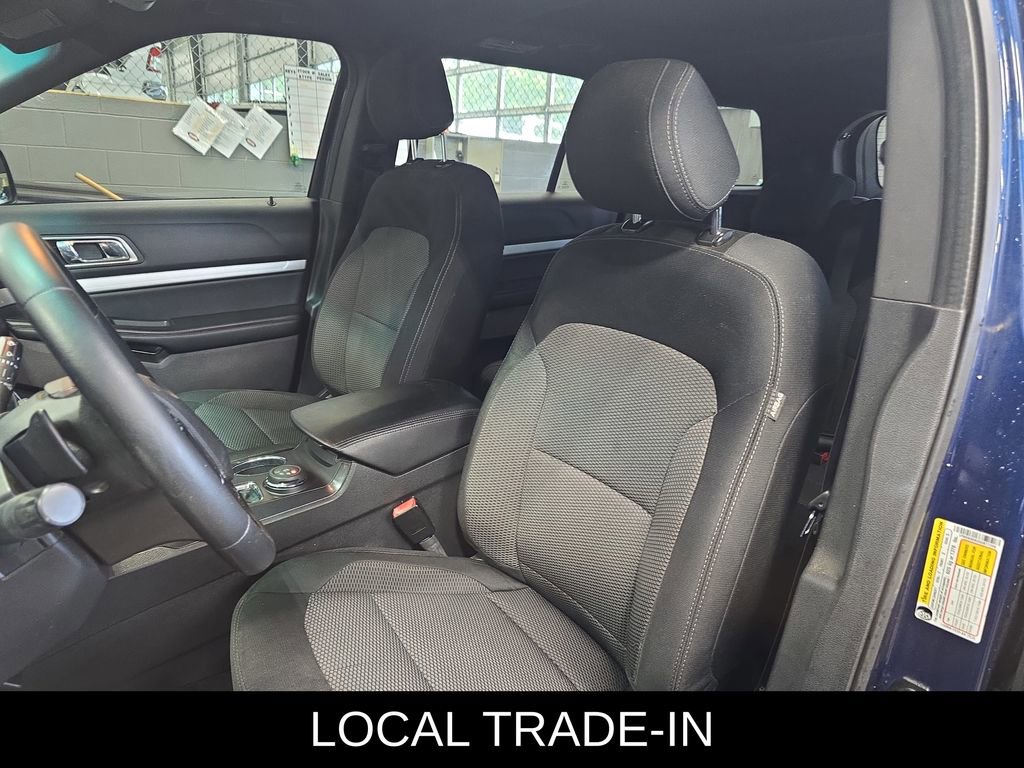 Used 2016 Ford Explorer XLT w/ Equipment Group 201A AWD/4WD image 16