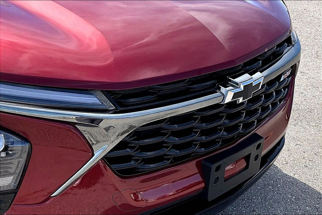 Used 2025 Chevrolet Trax RS w/ Sunroof Package image 28