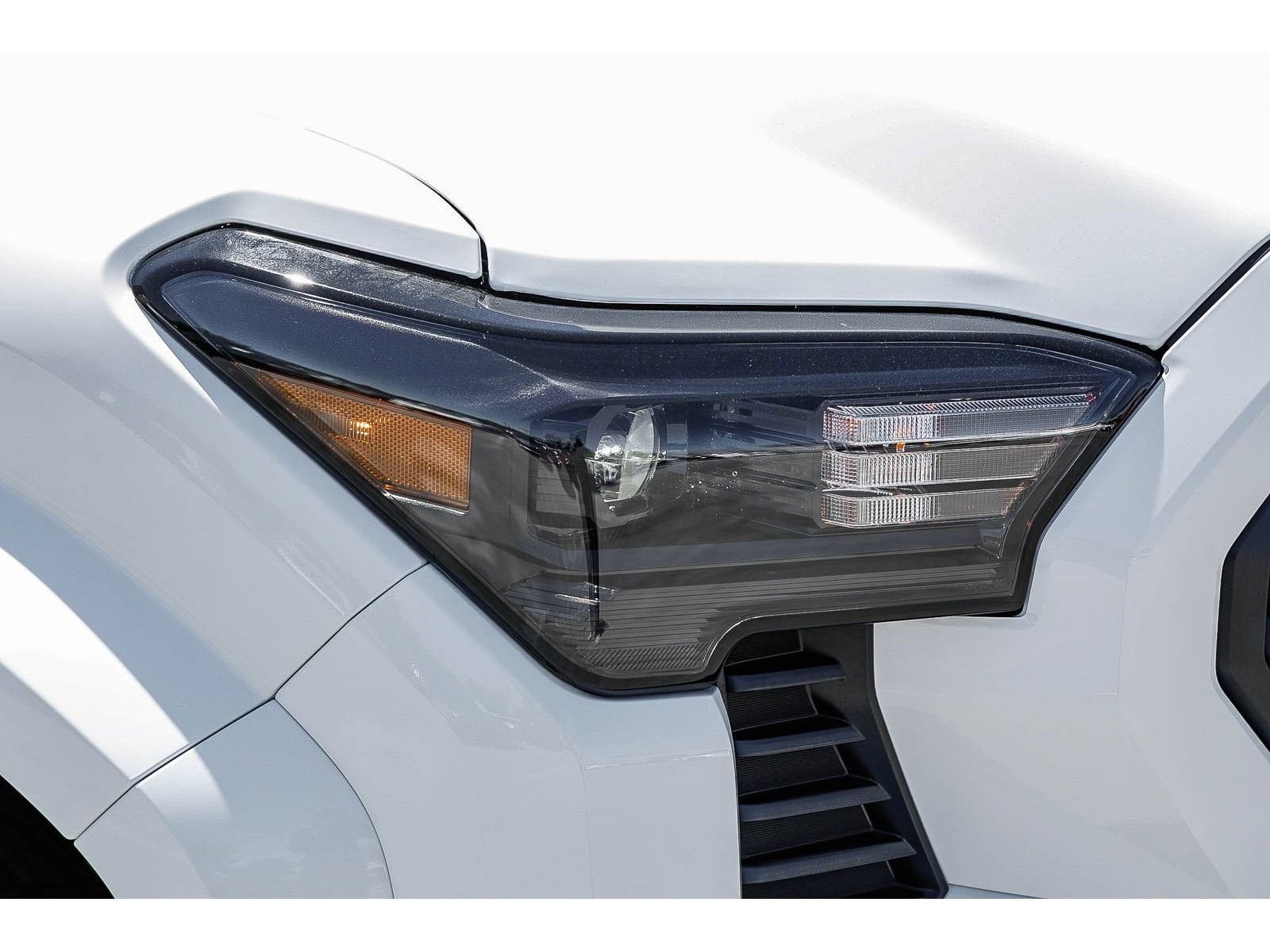 Used 2026 Toyota Tacoma SR5 AWD/4WD image 8