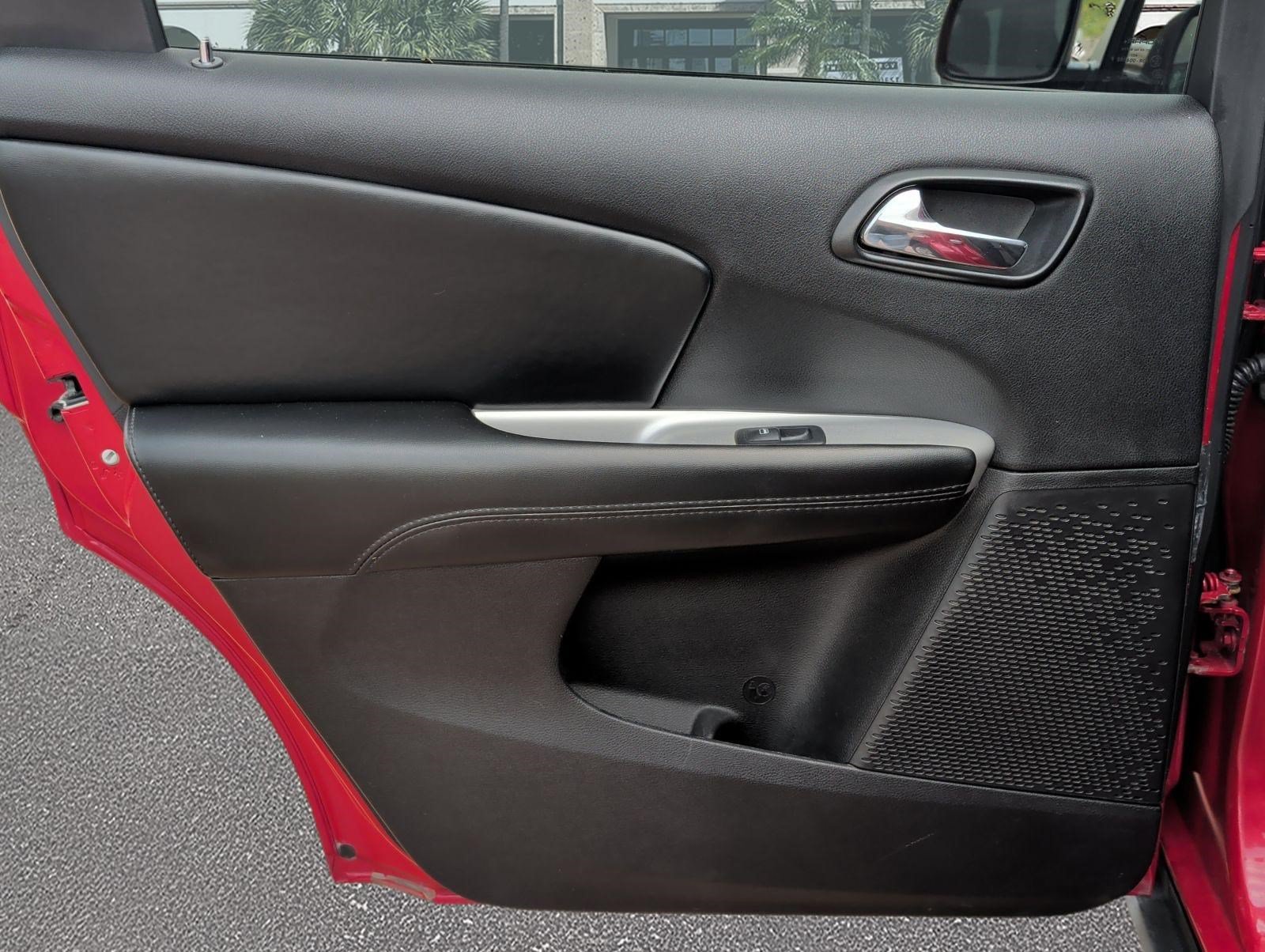 Used 2019 Dodge Journey SE FWD image 22