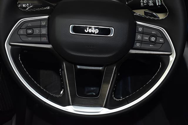 New 2026 Jeep Grand Cherokee Altitude AWD/4WD image 21