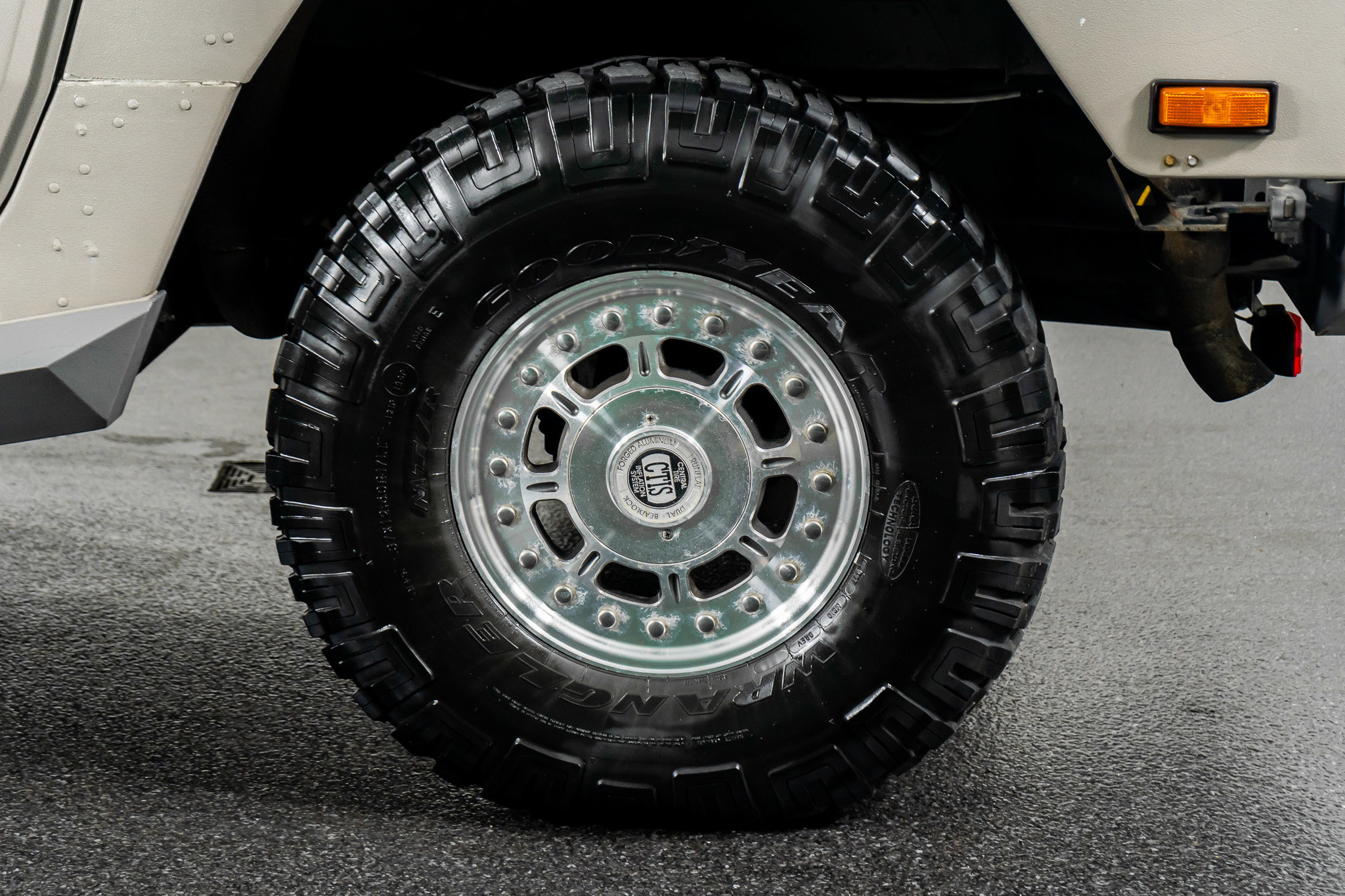 Used 2003 HUMMER H1 4-Door Wagon image 16