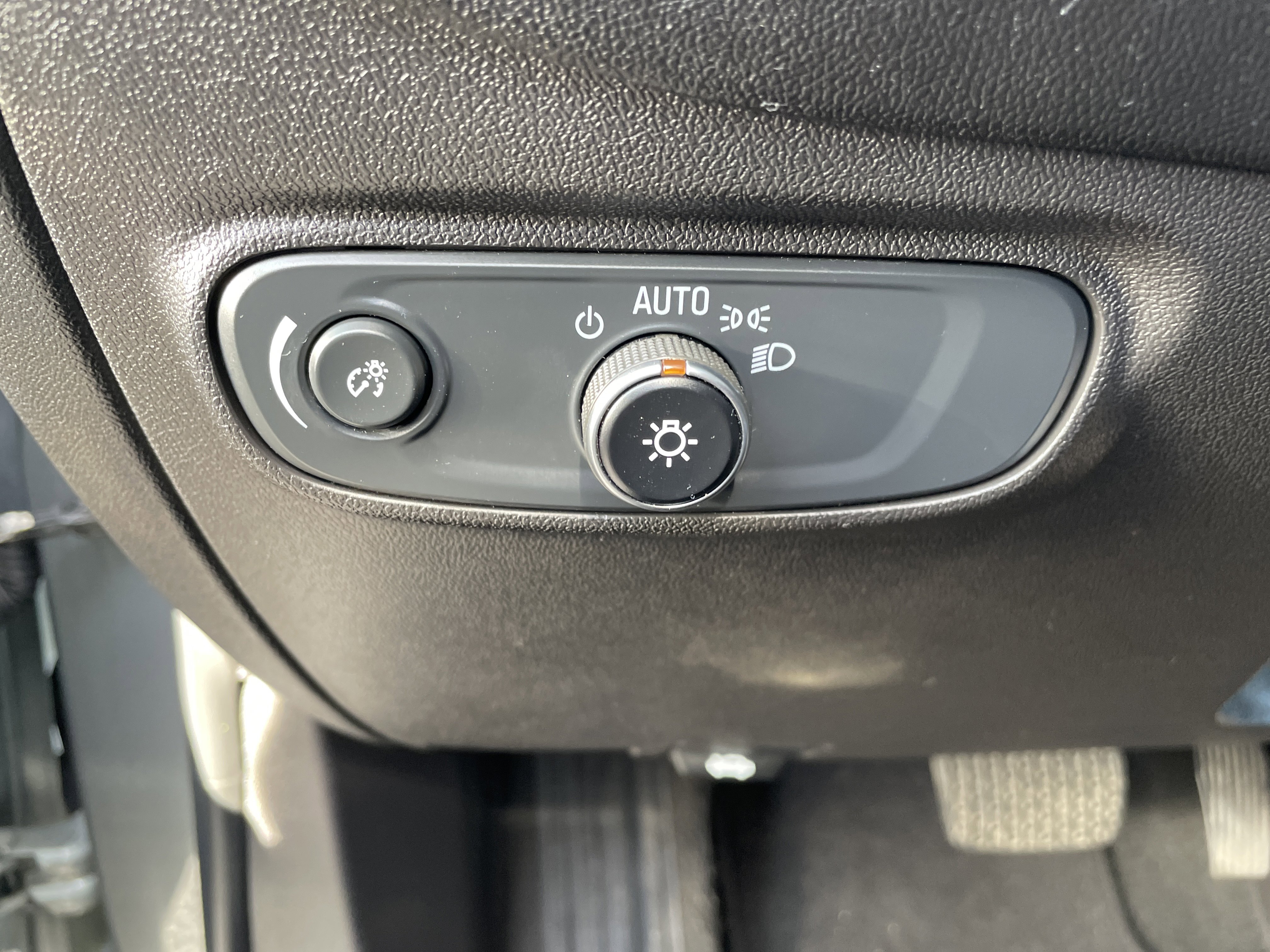 Certified 2024 Chevrolet Equinox LT image 30