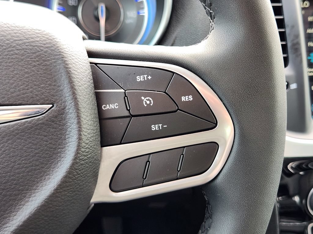 Used 2023 Chrysler 300 Touring w/ Sport Appearance Package RWD image 28