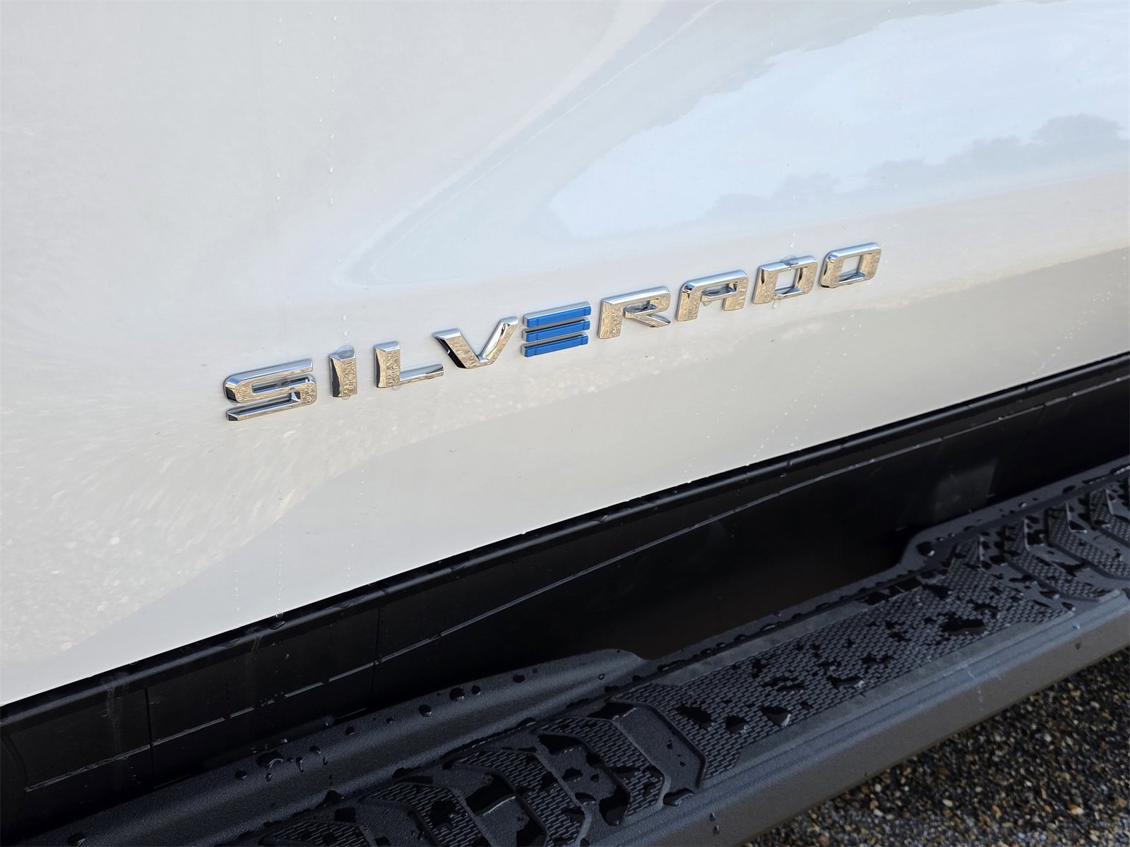 New 2026 Chevrolet Silverado EV LT image 25