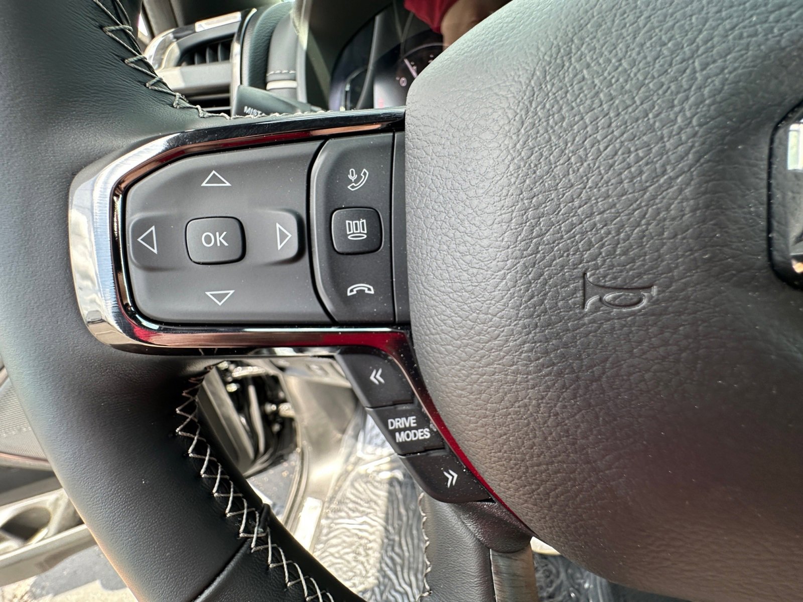 New 2025 RAM 1500 Limited image 16
