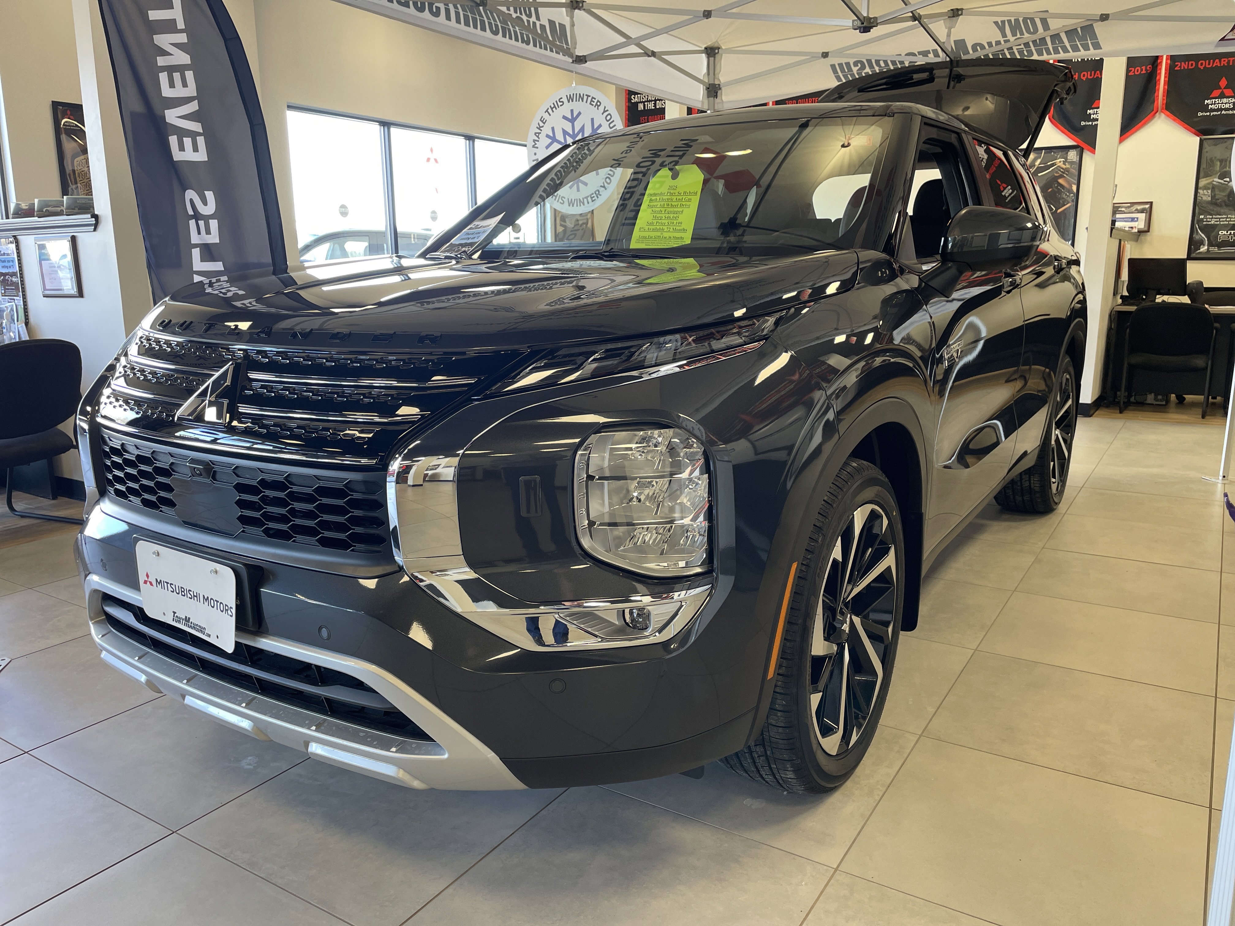 New 2025 Mitsubishi Outlander SE