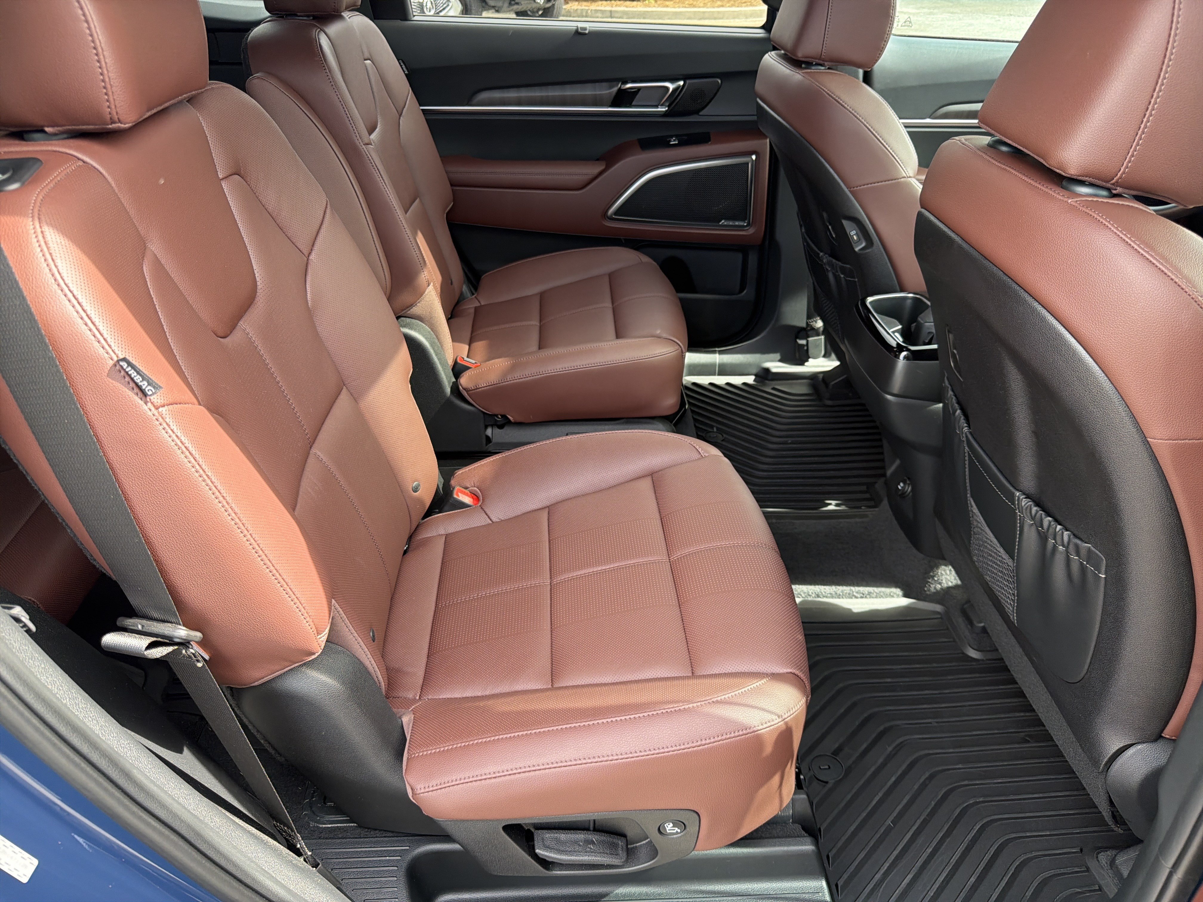 Used 2024 Kia Telluride SX w/ Towing Package FWD image 27
