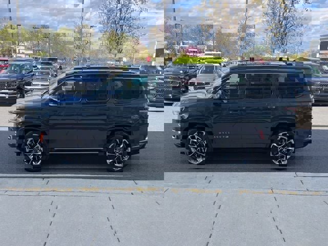 Used 2024 Jeep Wagoneer Series III w/ Premium Group I image 4