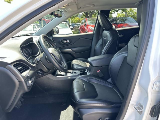 Certified 2019 Jeep Cherokee Latitude Plus w/ Comfort/Convenience Group FWD image 22