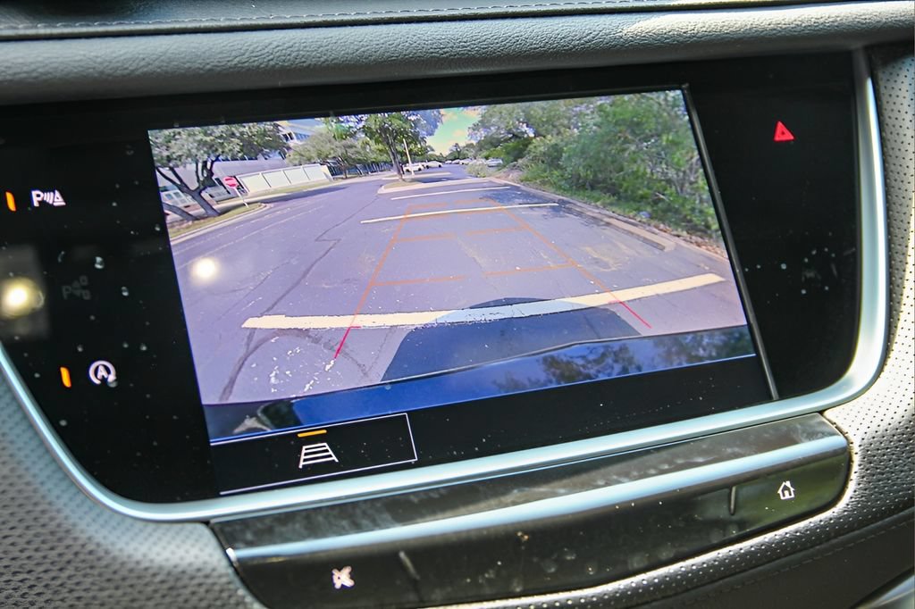 Certified 2025 Cadillac XT5 Luxury FWD image 12