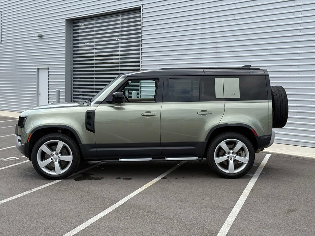 Used 2020 Land Rover Defender 110 First Edition AWD/4WD image 11