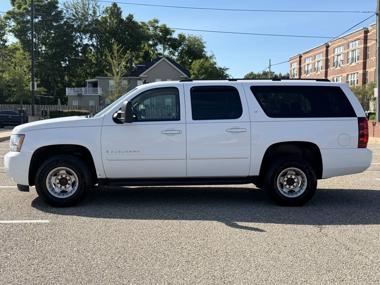 Used 2007 Chevrolet Suburban 2500 LT AWD/4WD image 8