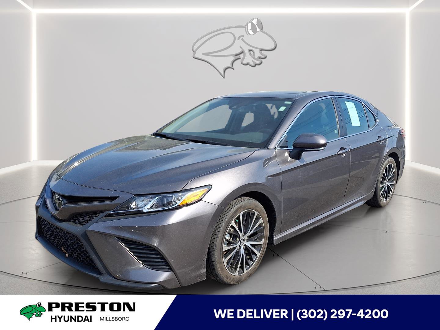 Used 2020 Toyota Camry SE w/ Convenience Package FWD image 1