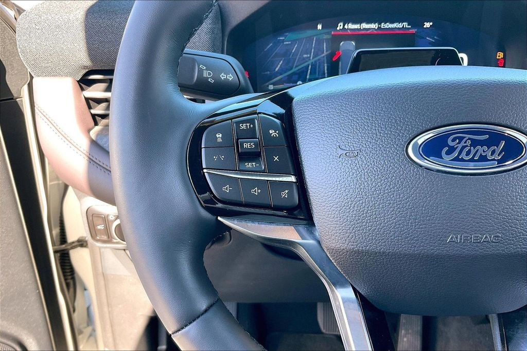 Used 2026 Ford Explorer Platinum image 16