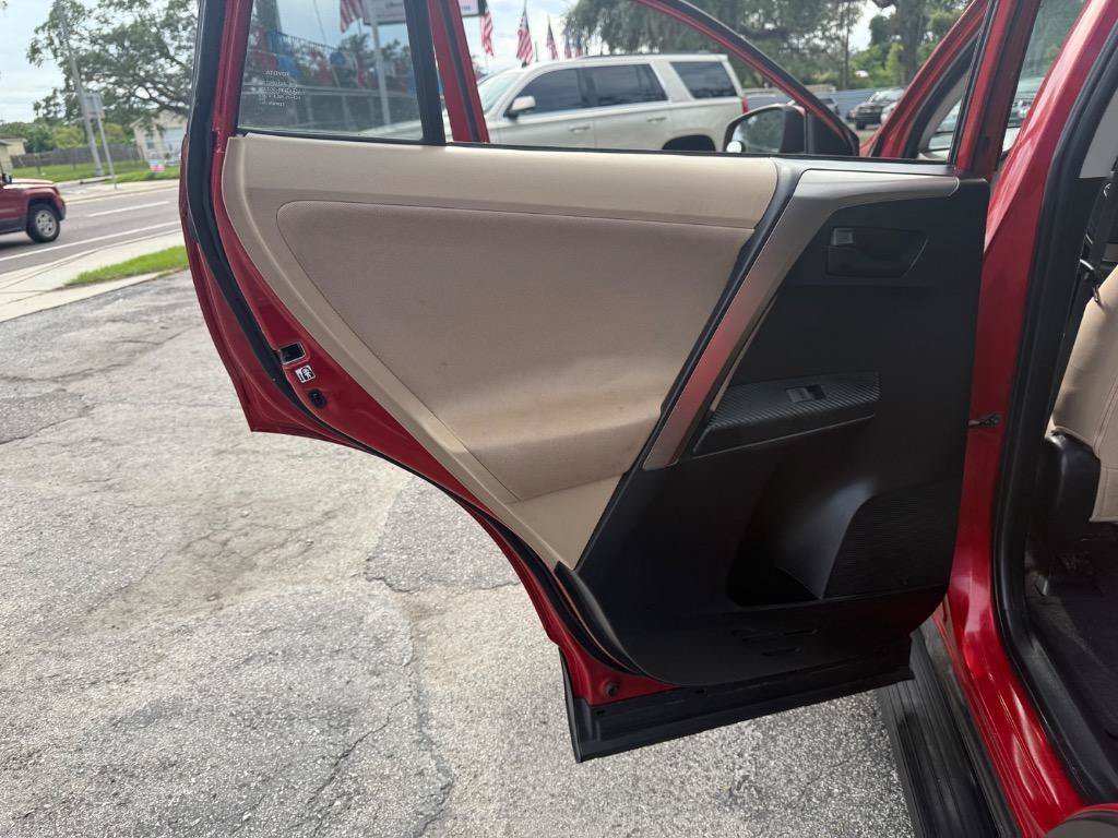 Used 2013 Toyota RAV4 XLE FWD image 23