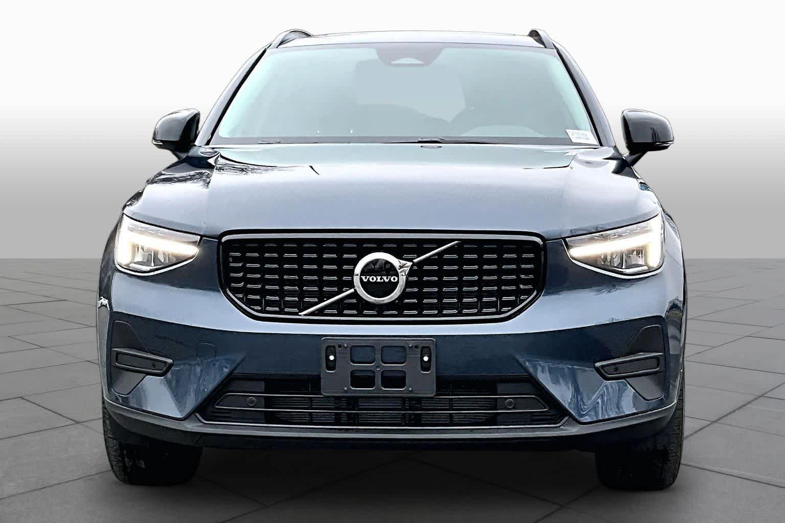 Used 2026 Volvo XC40 B5 Core w/ Climate Package AWD/4WD image 7