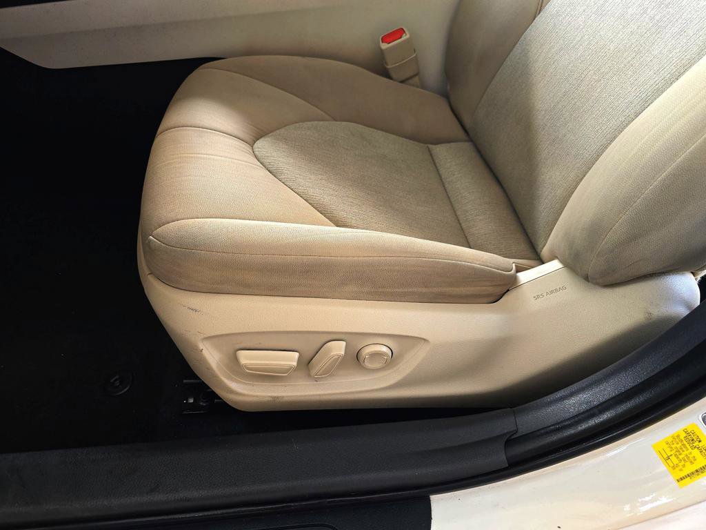 Used 2021 Toyota Camry LE image 25