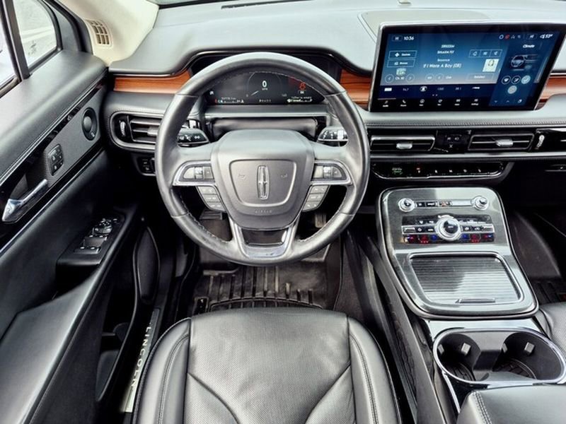 Used 2023 Lincoln Nautilus Reserve w/ Luxury Package image 14