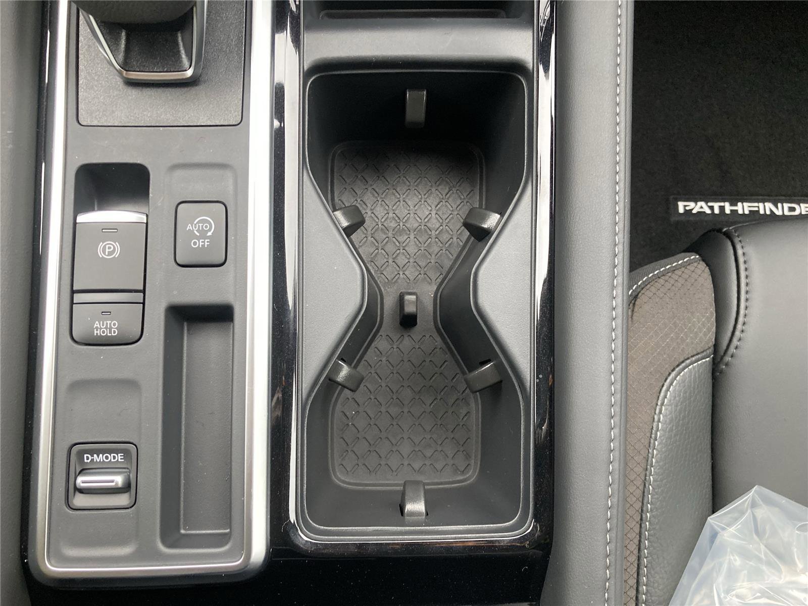 New 2026 Nissan Pathfinder SL image 18