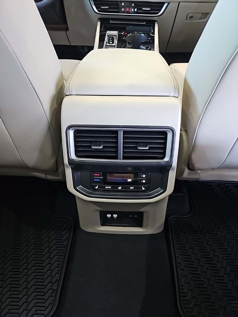 New 2026 Volkswagen Atlas SEL Premium R-Line image 18