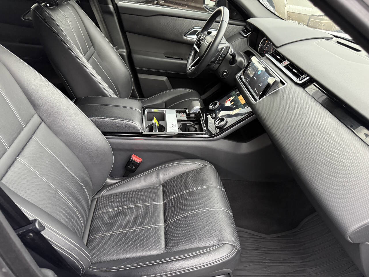 Used 2021 Land Rover Range Rover Velar S image 33