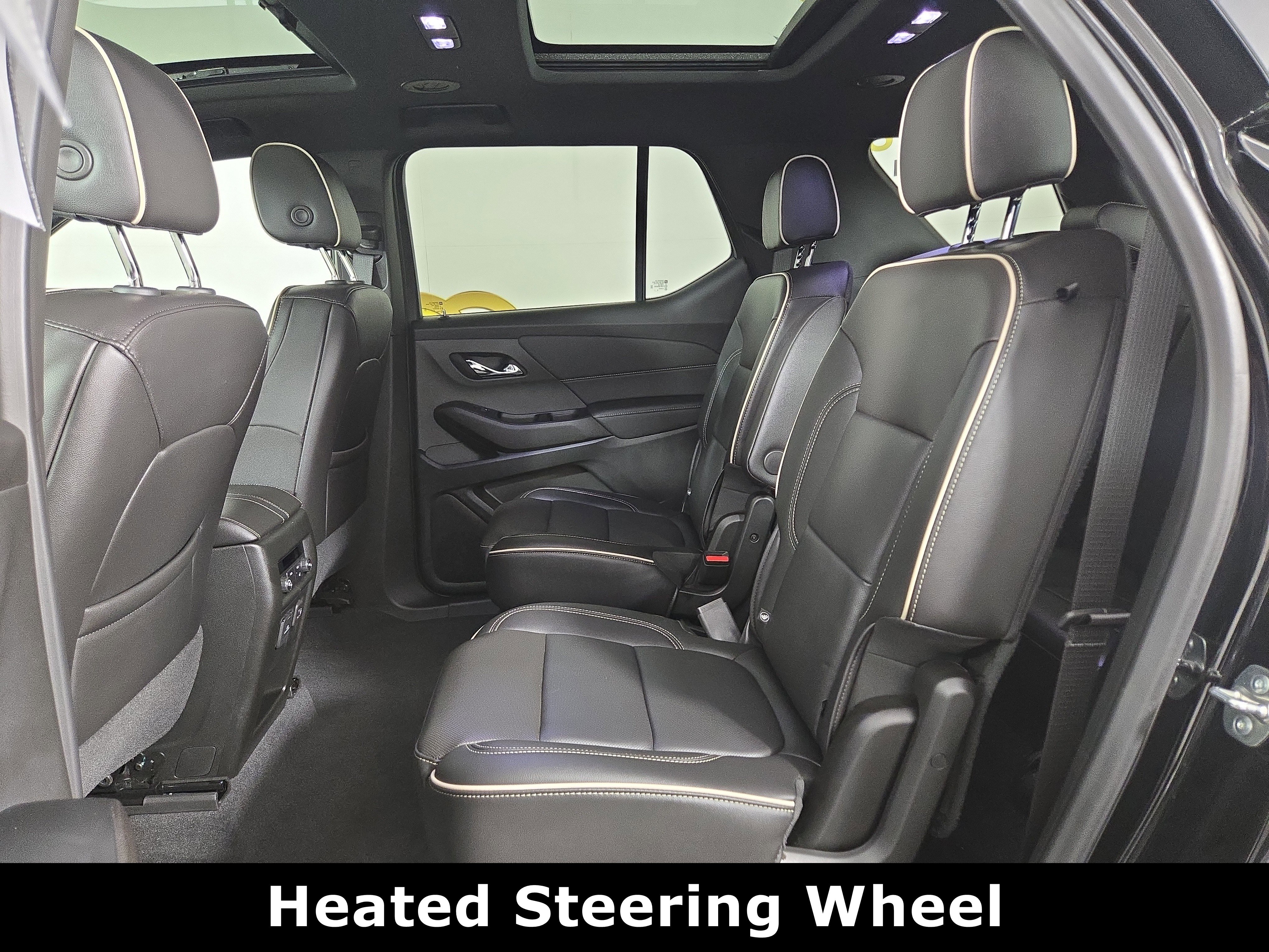 Certified 2024 Chevrolet Traverse Premier w/ Redline Edition image 12