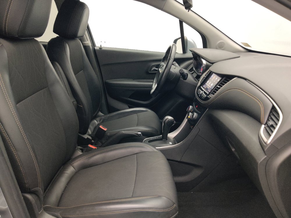 Used 2020 Chevrolet Trax LT w/ LT Convenience Package FWD image 21