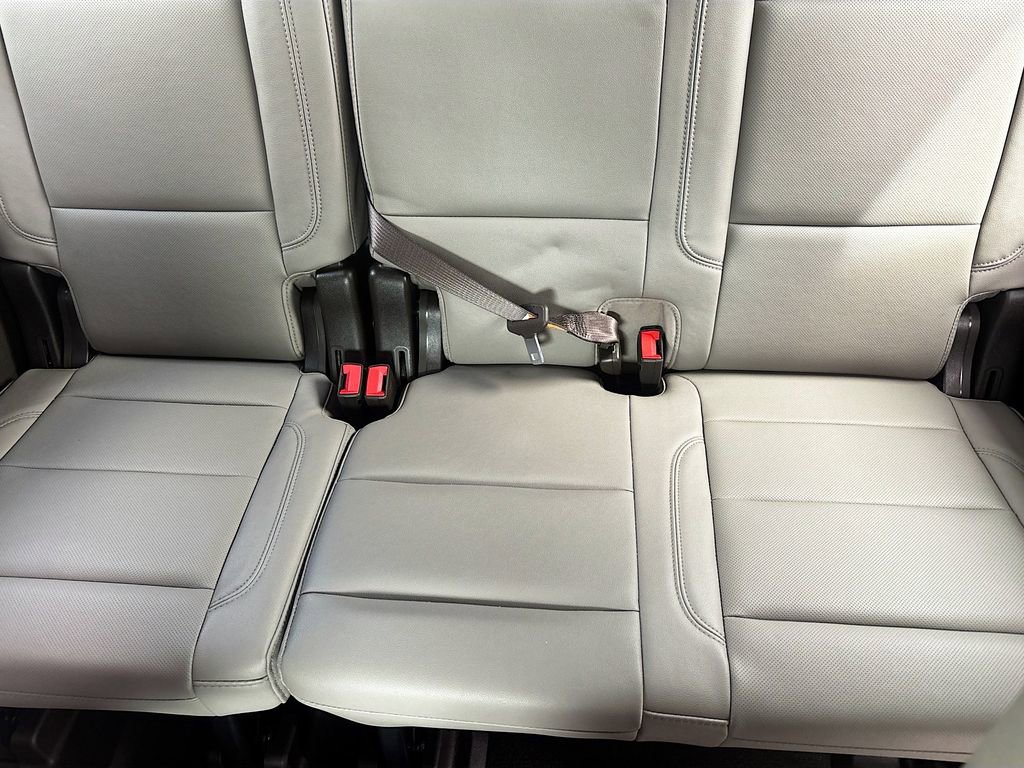 Used 2024 GMC Yukon XL SLT w/ SLT Luxury Package RWD image 19