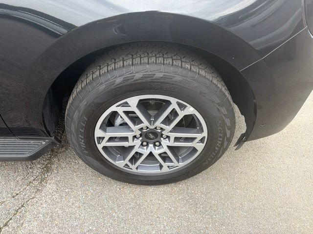 Used 2025 Ford Expedition Active AWD/4WD image 37