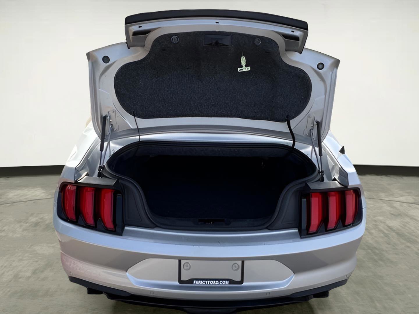 Used 2018 Ford Mustang Premium image 26