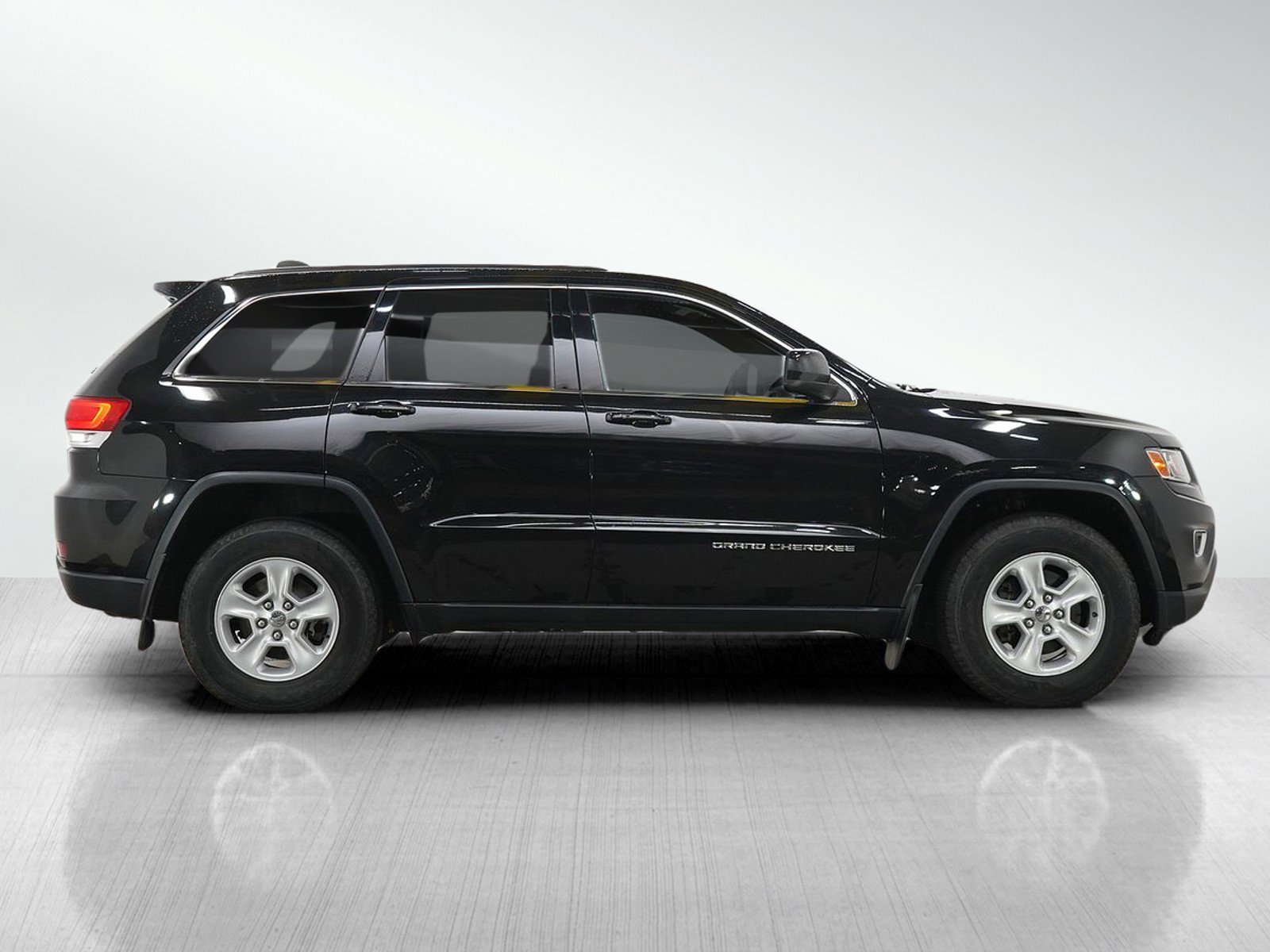 Used 2014 Jeep Grand Cherokee Laredo AWD/4WD image 6