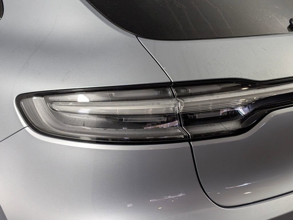 New 2026 Porsche Macan GTS image 16