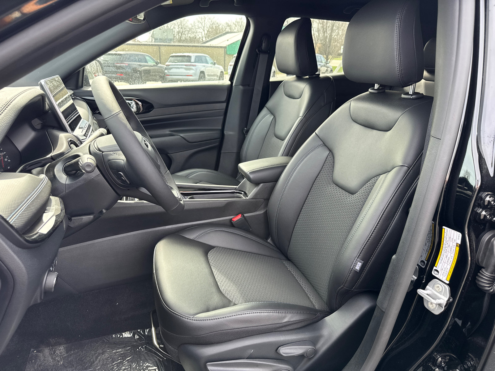 New 2026 Jeep Compass Latitude AWD/4WD image 9