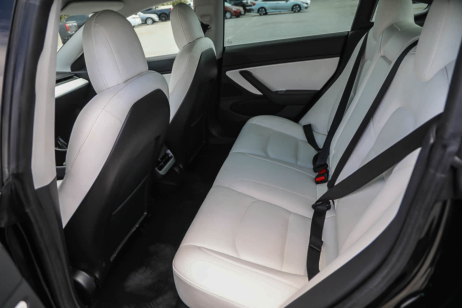 Used 2020 Tesla Model 3 Standard Range RWD image 17