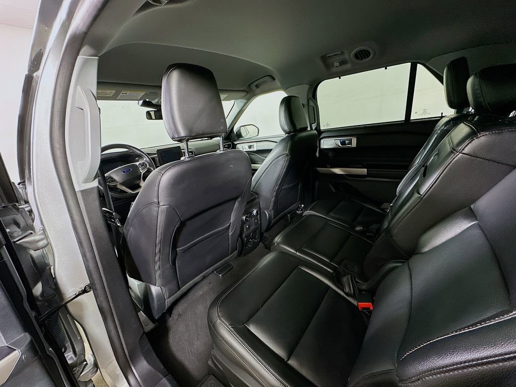 Used 2023 Ford Explorer Limited image 13