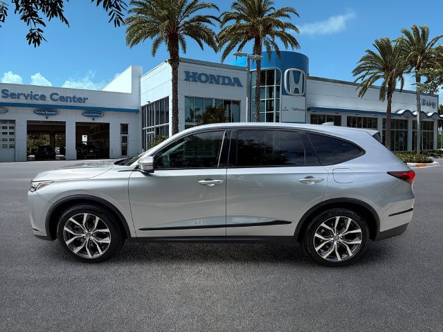 Used 2023 Acura MDX w/ Technology Package FWD image 5