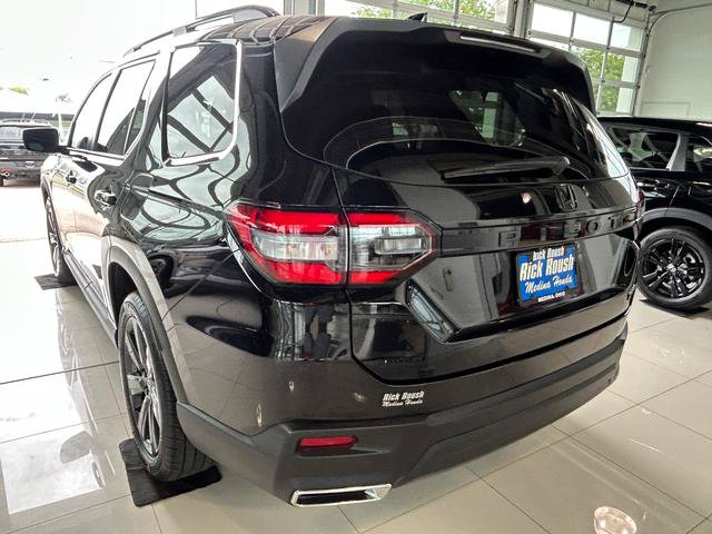Used 2024 Honda Pilot Sport image 10