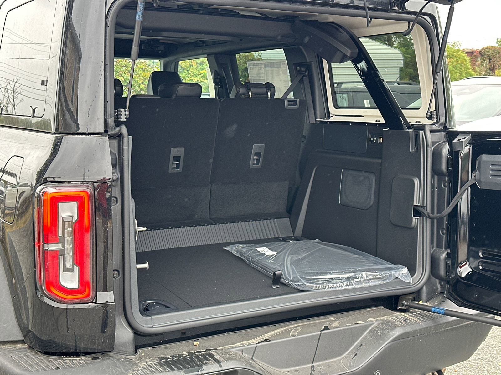 New 2025 Ford Bronco Badlands AWD/4WD image 9