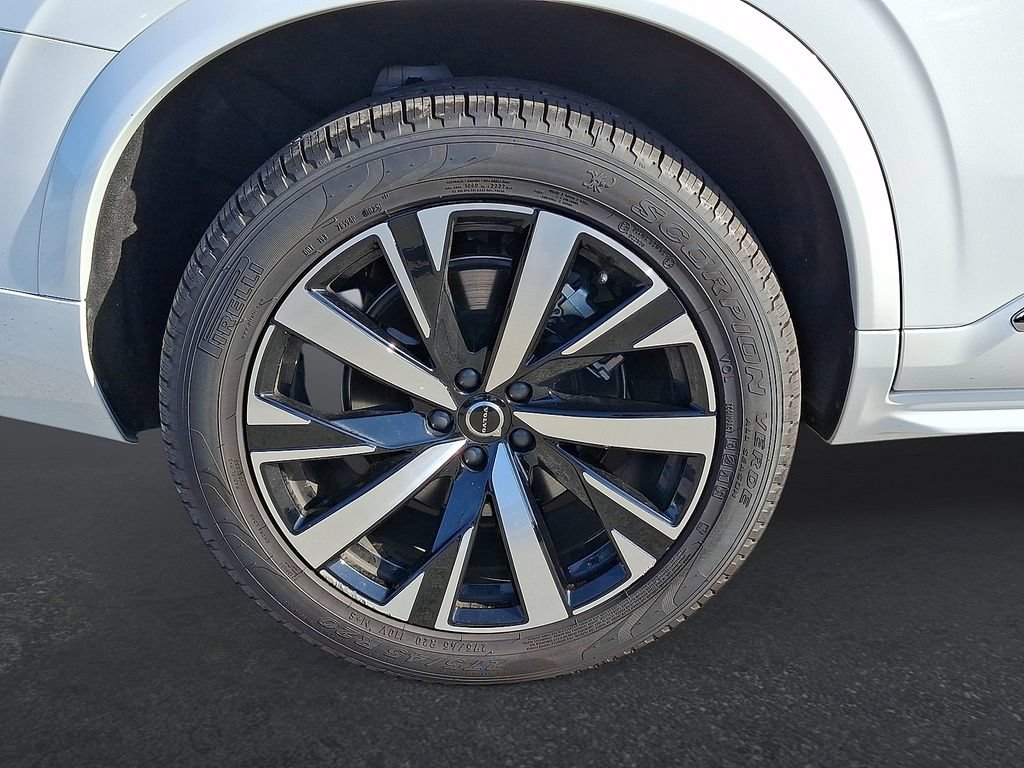 Certified 2025 Volvo XC90 B5 Core AWD/4WD image 33