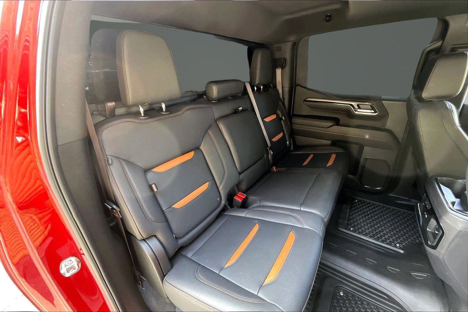 Used 2025 GMC Sierra 1500 AT4 w/ AT4 Premium Package image 29