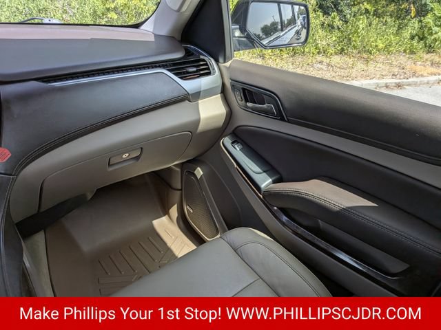 Used 2017 Chevrolet Tahoe LT w/ Luxury Package RWD image 16