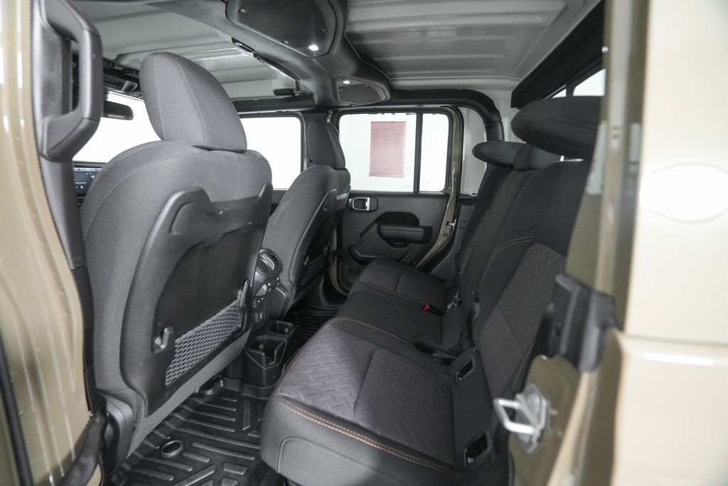 Used 2025 Jeep Gladiator Mojave image 16