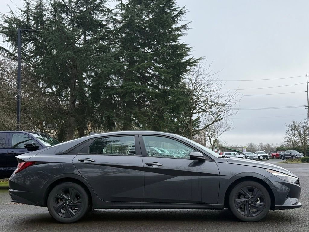 Used 2021 Hyundai Elantra SEL w/ Preferred Accessory Package image 6