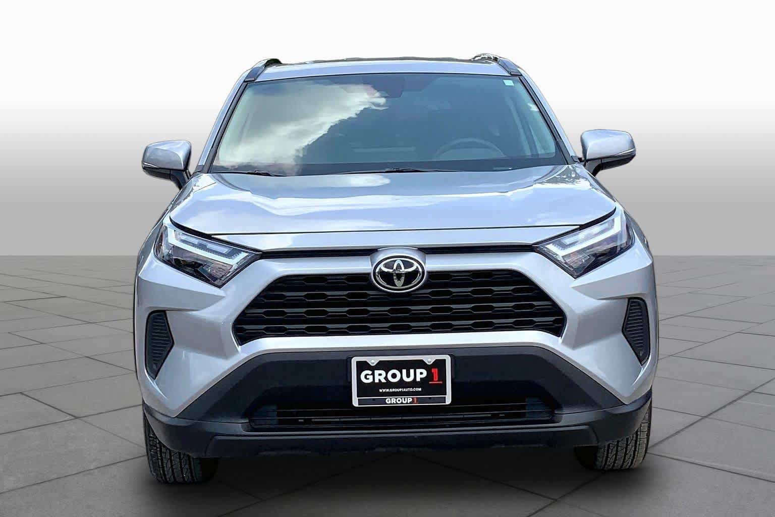 Used 2025 Toyota RAV4 XLE FWD image 4