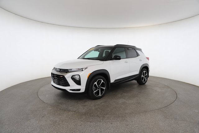 Used 2021 Chevrolet TrailBlazer RS w/ Technology Package image 2